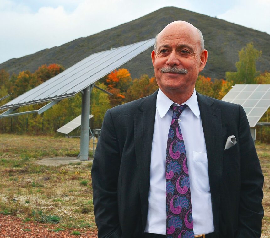 Third Industrial Revolution: Jeremy Rifkin's Strategy for Climate Change and Economic Growth